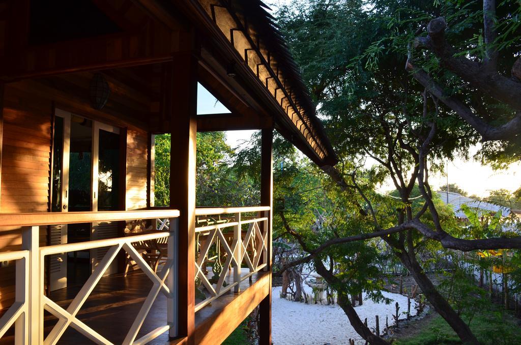 Serene Beach Villa Gili Trawangan Extérieur photo